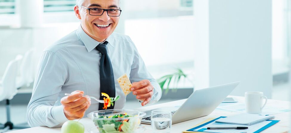 man dieting with prostatitis